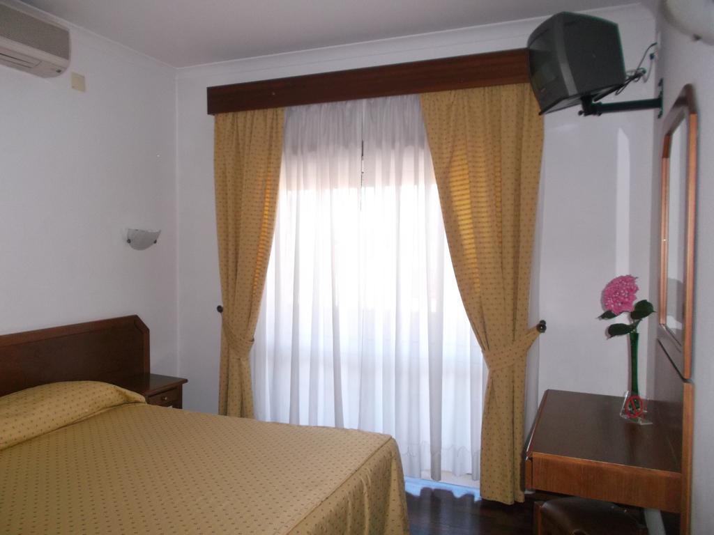 Hotel Residencial Santa Clara Fátima Zimmer foto
